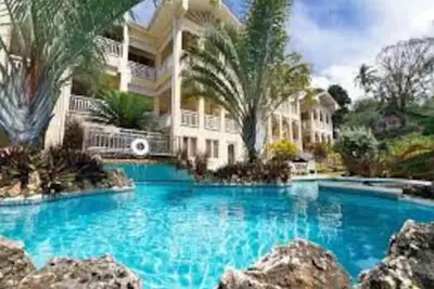 Dreamy Beachfront Condo In Quiet Compound