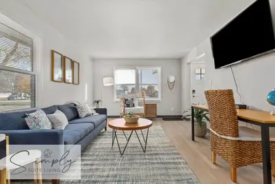 Image de Ideal for long stays 2br + Garage