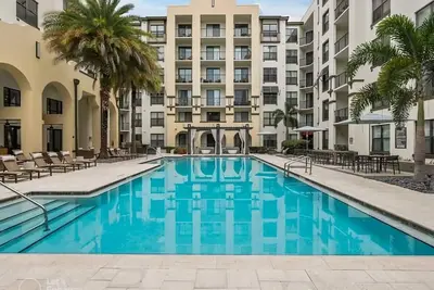 Image de Tampa Tropical-Heated Saltwater Pool-10 Min to Tpa