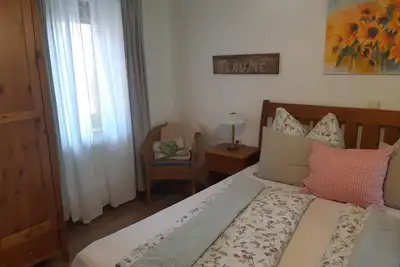 Image de Apartment im Landhausstil mit Voll Ausgestatteter Küche