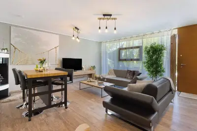 Image de Appartement '-1-die Eins, 70qm, Terrasse' avec terrasse privée, jardin partagé et Wi-Fi