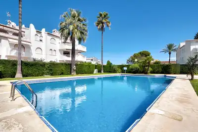 Image de Appartement de vacances 'Alba' près de la plage avec piscine partagée, terrasse et Wi-Fi