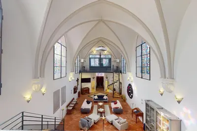 Image de Magnifique Chapelle entièrement rénovée en cœur de ville pour 8 personnes
