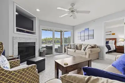 Image de Lakeside Paradise 2Bd w/ Pool, Playground and More