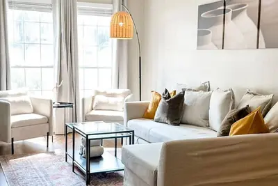 Image de Cozy 2br Home Close to Mob