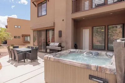Image de Dixie Family Adventure at The Ledges Golf Club *Private Hot Tub*