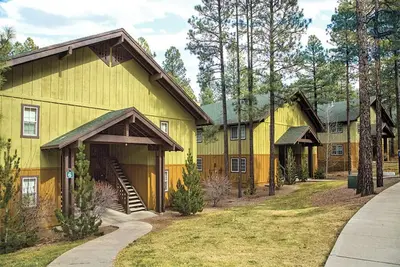Image de 1 Bedroom Condo w/ Kitchen, Sleeps 4, at Pinetop Resort, in White Mountains! !