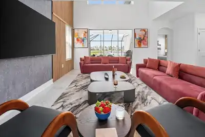 Image de The Glamorous | Luxe home on I-Drive, steps to dining, attractions, parks, shops