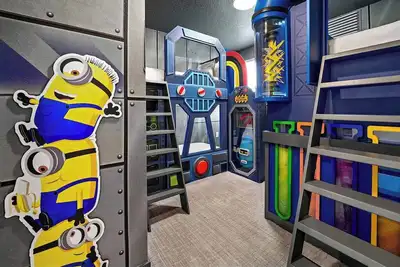 Image de Astounding Abode | Fabulous home on I-Drive w/ an arcade, theater, Pvt spa pool