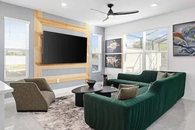 Image de Villa Paradiso | Fab I-Drive home w lux BRs, pool, Lr/Dr, in-house entertainment