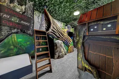 Image de Derrick’s Digs | Dream vacay home next to Universal w huge BRs, Lr/ Dr, Pvt pool
