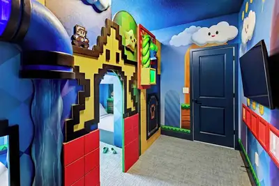 Image de Divine Dreamland | Deluxe I-Drive mansion w/ video game theme Rm, pool, theater