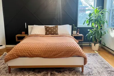 Image de Charming House, 5 Minutes to Chelsea & 10 Minutes from Ottawa Byward Market \n