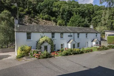 Image de Riverside Cottage No 3, pet friendly, with hot tub in Keswick