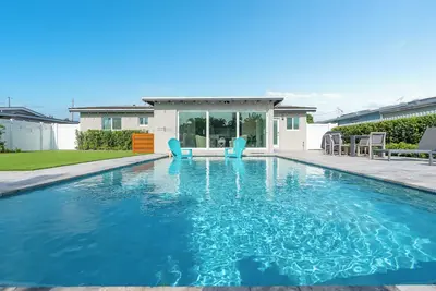 Image de Waterfront Heated Pool for 6 Dock 3 Bdrms 3 Baths