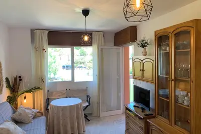 Image de Cozy complete apartment with 3 swimming pools on the beachfront