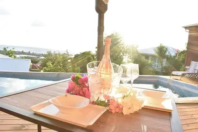 Image de Stunning sea views overlooking Dickenson Bay