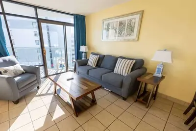 Image de Sand Dunes, 8th Floor, Direct Oceanfront, Pools!