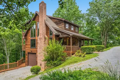 Image de Mountain Vacation Time! 2 miles to Gsmnp@ Line Springs~Hot Tub~Games~2 Decks