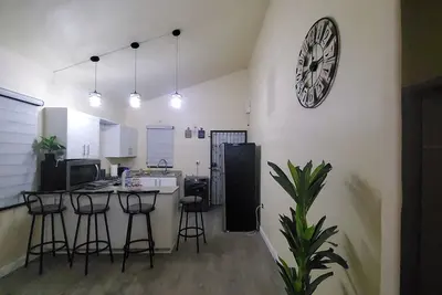Image de Zen at Phoenix 24hr security- Gated Community\nLuxury & comfort in a modern space
