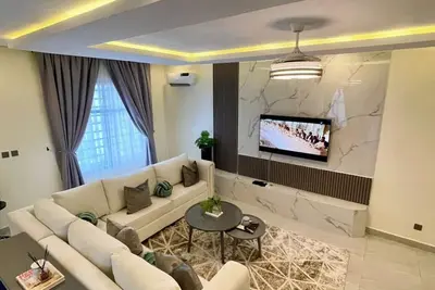 Image de A Cozy 2-Bedroom Duplex in Ajah