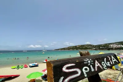 Image de Appartement en bord de mer à Baja Sardinia - 6 lits en août - à 250 mètres de la plage!