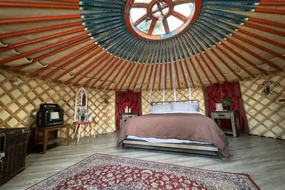 Image de Prism Yurt | Cedar Hot Tub | 1 hr to Skiing & Mt Rainier