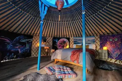 Image de Soul Yurt | Cedar Hot Tub | 1 hr to Skiing & Mt Rainier