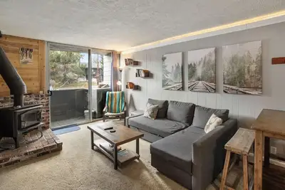 Image de Krystal Villa East 303- Nice, Central to Town