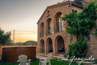 Image de Casa Rural en Cardona