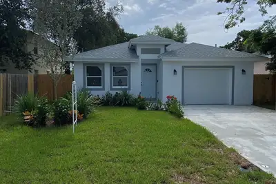 Image de Very modern home - just minutes to the beach