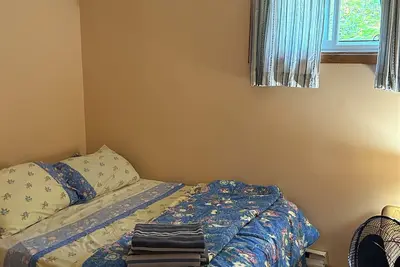 Image de Cozy two bedroom cabin shores of Lake Nipissing. Enjoy the pool and lake views.