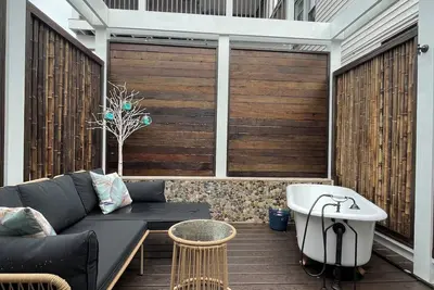 Image de Bungalow with a spa like feel on the beach
