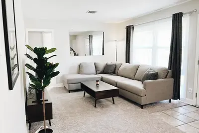 Renovated! Near Ud, Wpafb, Kettering & Oregon District