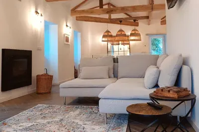Image de Quinta de Charme com 5000m2 Toda Vedada a Minutos de Praias Fluviais