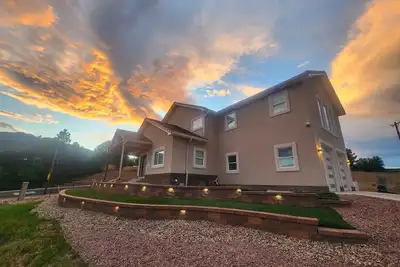 Image de Relaxing Home away from home, 7 BRs/ 8 Beds /Sleeps14