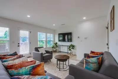 Image de Hilltop Home with views close to all attractions near San Diego