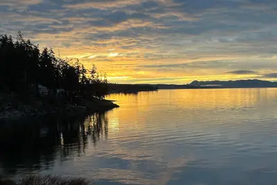 Image de Sitka Suite | Oceanfront Luxury Escape | Hot Tub | Optional Sauna Add-On