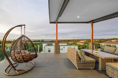 Image de Family Holiday Retreat | Pool & Bay Views