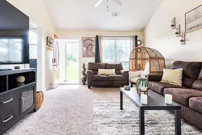 Image de Warm and Spacious Home in Columbus w/ King bed