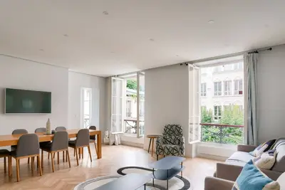 Image de Urban Flat 127 - Spacious 4br in Montorgueil