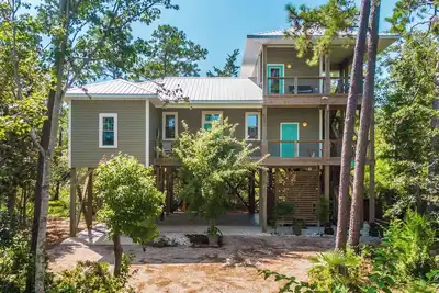 Image de The Treehouse by the sea!