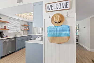 Image de Waterfront View Fort Myers Beach Condo With Pool Amenities - Walk To The Beach