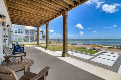 Image de Gulf-view home with sunrise views over water, outdoor kitchen & beach access