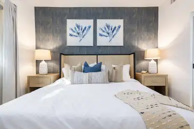 Image de Surf/Beach Lovers Paradise @ Las Olas, Remodeled 2br Steps from the Sand/Pool