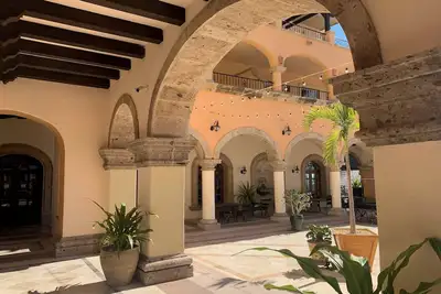 Image de Gorgeous studio. Garden view. spectacular beach front resort. Golf & spa