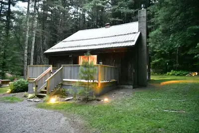 Image de Love to hike, kayak or just relax? Bring your friends, family, and dogs!