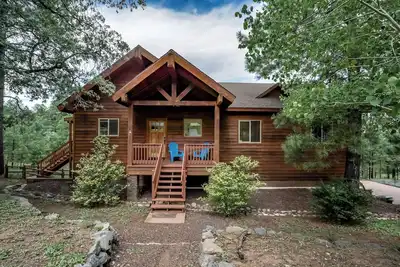 Image de Gorgeous Cabin Retreat with Ac and Hot Tub in the Pinetop Country Club