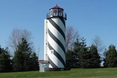 Image de Cozy Farmhouse Retreat, Climb lighthouse, Acres to explore, Dogs ok, Amenities!