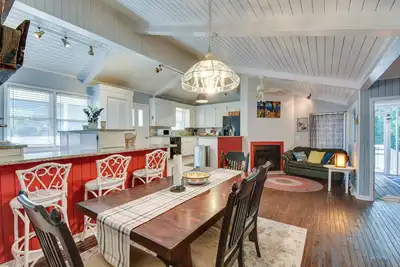 Image de Waterfront Lake Hartwell Vacation Rental w/ Dock!